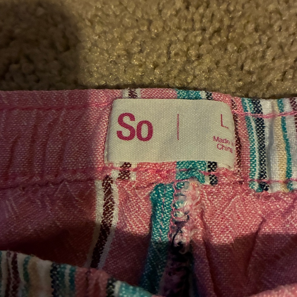 Floral Yellow, Camo Green, and Striped Pink Juniors Shorts size large - Picture 5 of 7